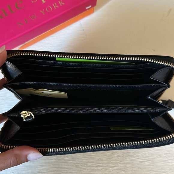 Kate Spade Neda Wallet - NEW - Picture 2 of 3